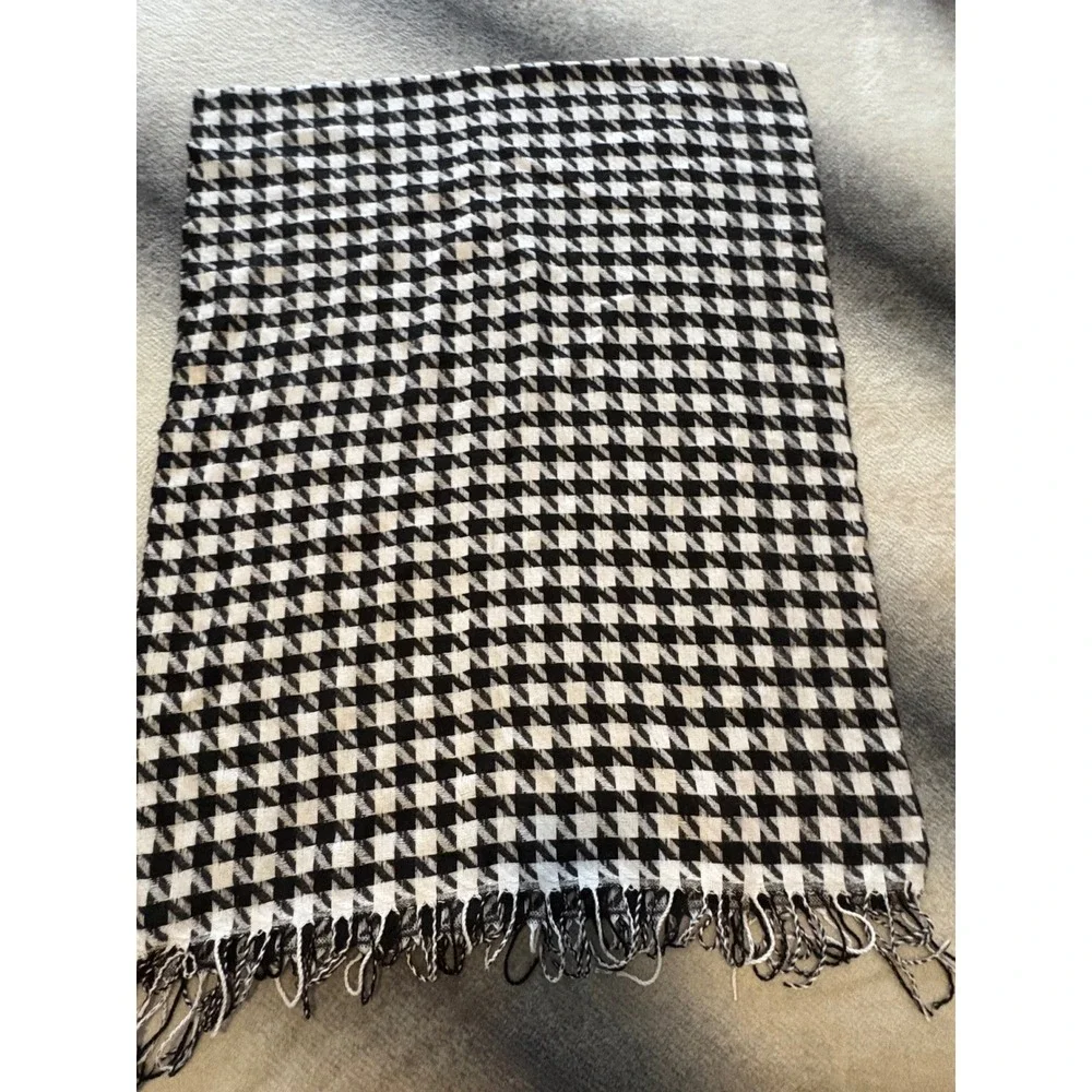 (A7) Houndstooth Scarf Black White Unisex Fringe Wrap Shawl RN 148206